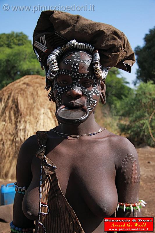 Ethiopia - Tribu etnia Mursi - 29.jpg